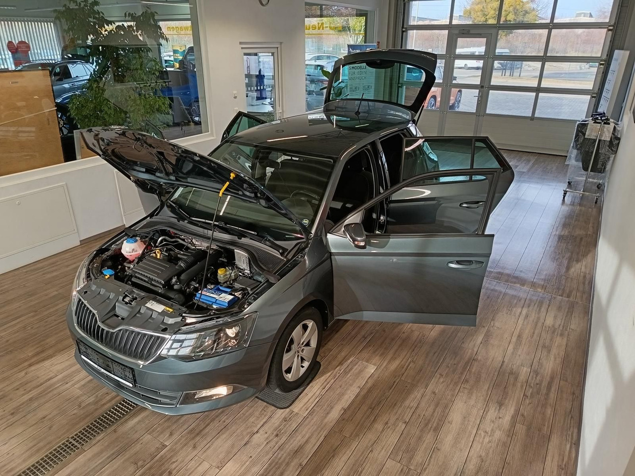 Skoda Fabia Style 1,2 TSI 81 kW DSG*PDC*SHZ*TEMP*KLIMA - Легковий автомобіль: фото 2 Skoda Fabia Style 1,2 TSI 81 kW DSG*PDC*SHZ*TEMP*KLIMA - Легковий автомобіль: фото 2