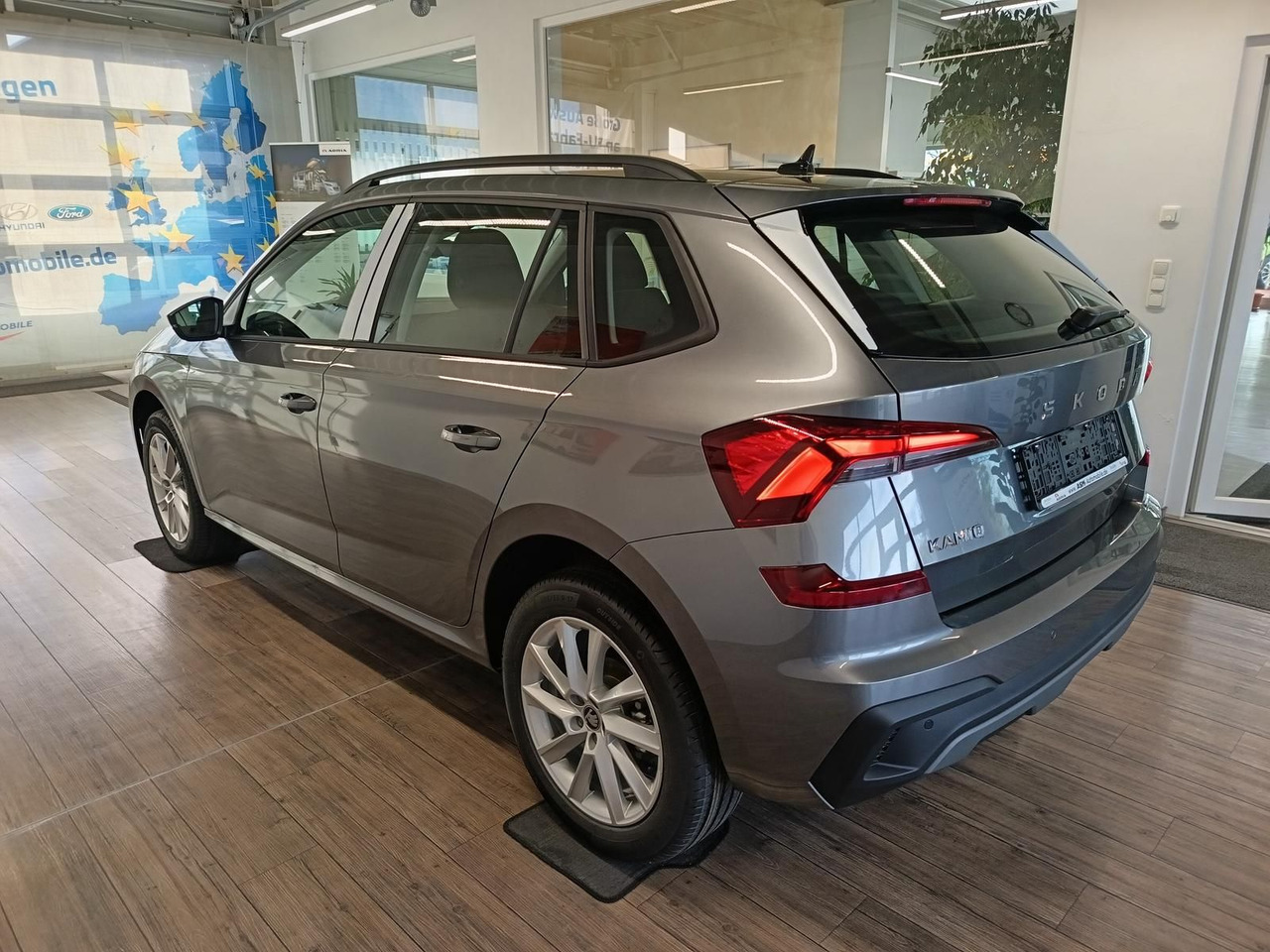 Skoda Kamiq 130 Jahre 1,5TSI DSG*AHK*ACC*LED*R-KAM*PDC - Позашляховик: фото 4 Skoda Kamiq 130 Jahre 1,5TSI DSG*AHK*ACC*LED*R-KAM*PDC - Позашляховик: фото 4