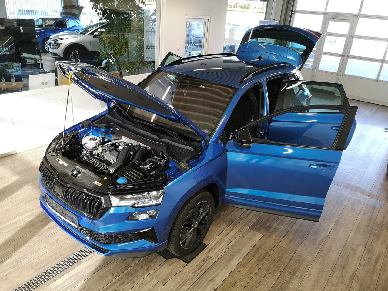 Skoda Karoq Sportline 1,5 TSI DSG*AHK*360°5J.GARANTIE* - Позашляховик: фото 2 Skoda Karoq Sportline 1,5 TSI DSG*AHK*360°5J.GARANTIE* - Позашляховик: фото 2