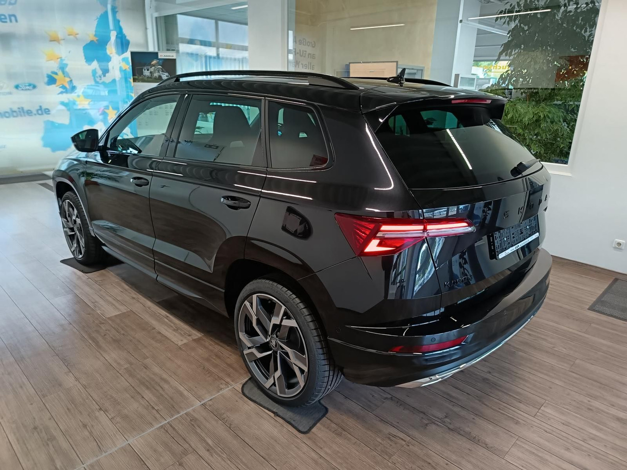 Skoda Karoq Sportline 1,5 TSI DSG*AHK*PSD*STD.HZG*NAVI - Позашляховик: фото 4 Skoda Karoq Sportline 1,5 TSI DSG*AHK*PSD*STD.HZG*NAVI - Позашляховик: фото 4