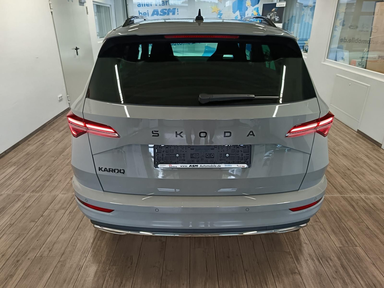 Skoda Karoq Sportline 1,5 TSI DSG*AHK*PSD*STD.HZG*NAVI - Позашляховик: фото 5 Skoda Karoq Sportline 1,5 TSI DSG*AHK*PSD*STD.HZG*NAVI - Позашляховик: фото 5