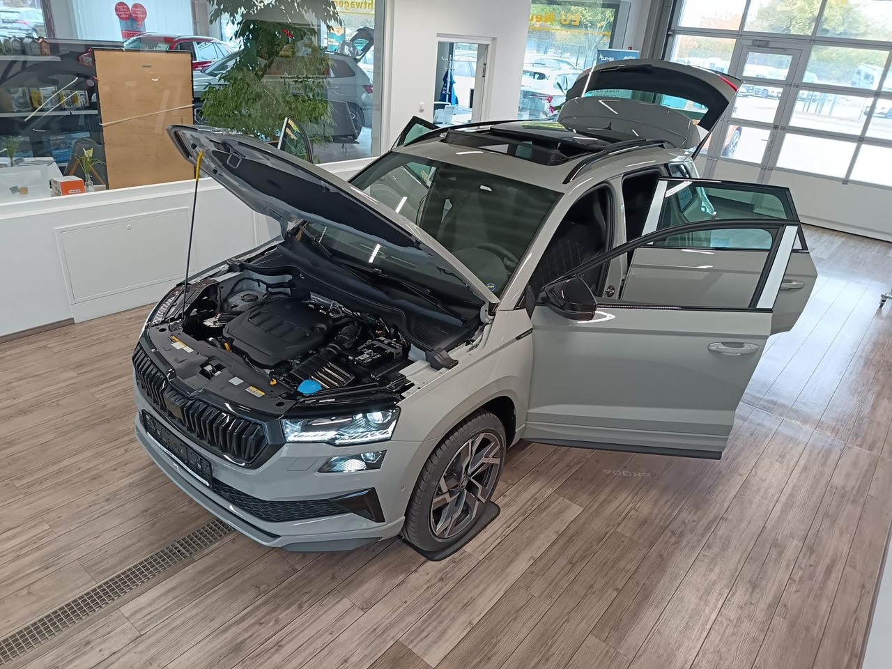 Skoda Karoq Sportline 2,0 TDI 4x4*AHK*PSD*STD.HZG*DCC* - Позашляховик: фото 2 Skoda Karoq Sportline 2,0 TDI 4x4*AHK*PSD*STD.HZG*DCC* - Позашляховик: фото 2