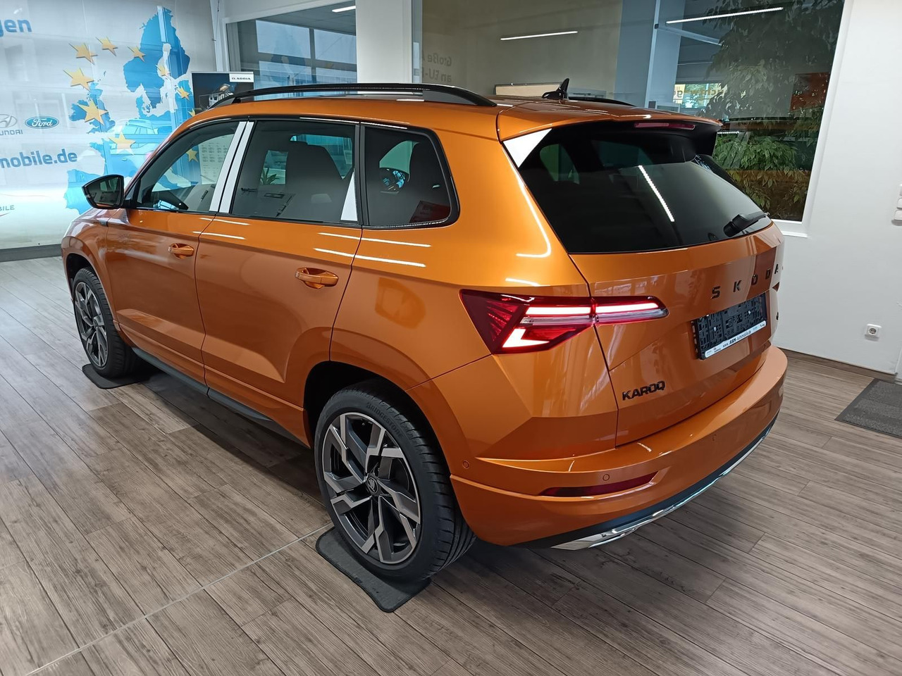 Skoda Karoq Sportline 2,0 TDI DSG 4x4*AHK*PSD*STD.HZG* - Позашляховик: фото 4 Skoda Karoq Sportline 2,0 TDI DSG 4x4*AHK*PSD*STD.HZG* - Позашляховик: фото 4