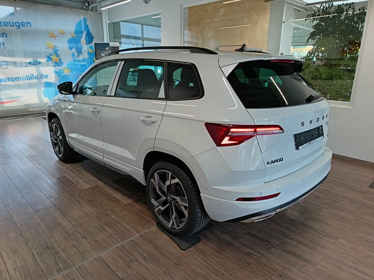 Skoda Karoq Sportline 2,0 TDI DSG 4x4*AHK*PSD*STD.HZG* - Позашляховик: фото 4 Skoda Karoq Sportline 2,0 TDI DSG 4x4*AHK*PSD*STD.HZG* - Позашляховик: фото 4