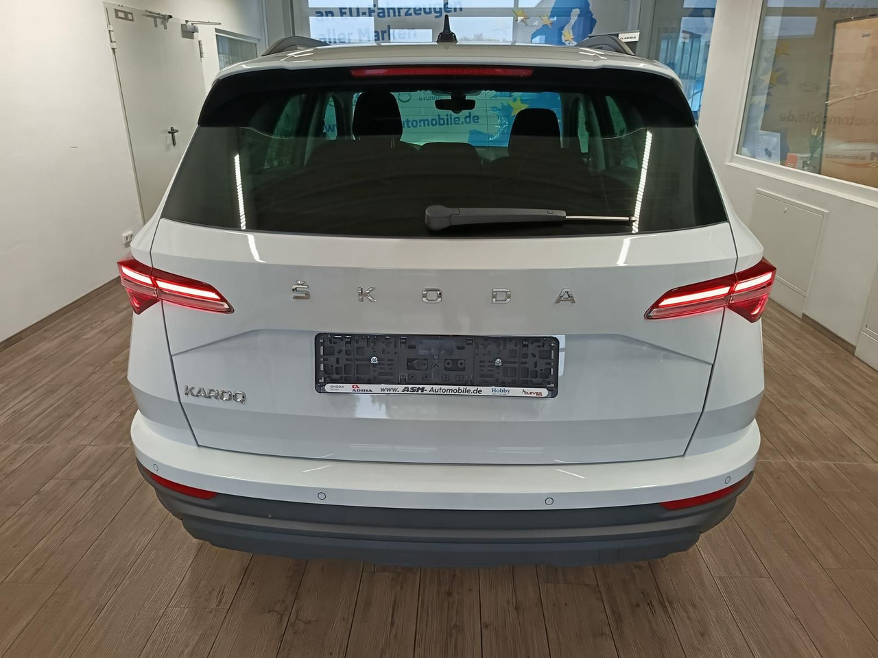Skoda Karoq Style 1,5 TSI DSG*AHK*NAVI*LED*R-KAM*2xPDC - Позашляховик: фото 5 Skoda Karoq Style 1,5 TSI DSG*AHK*NAVI*LED*R-KAM*2xPDC - Позашляховик: фото 5