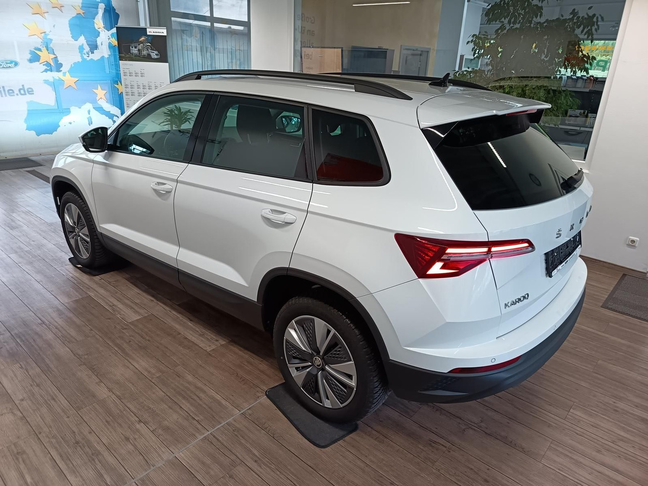 Skoda Karoq Style 1,5TSI DSG*AHK-VORBER*NAVI*LED*R-KAM - Позашляховик: фото 4 Skoda Karoq Style 1,5TSI DSG*AHK-VORBER*NAVI*LED*R-KAM - Позашляховик: фото 4