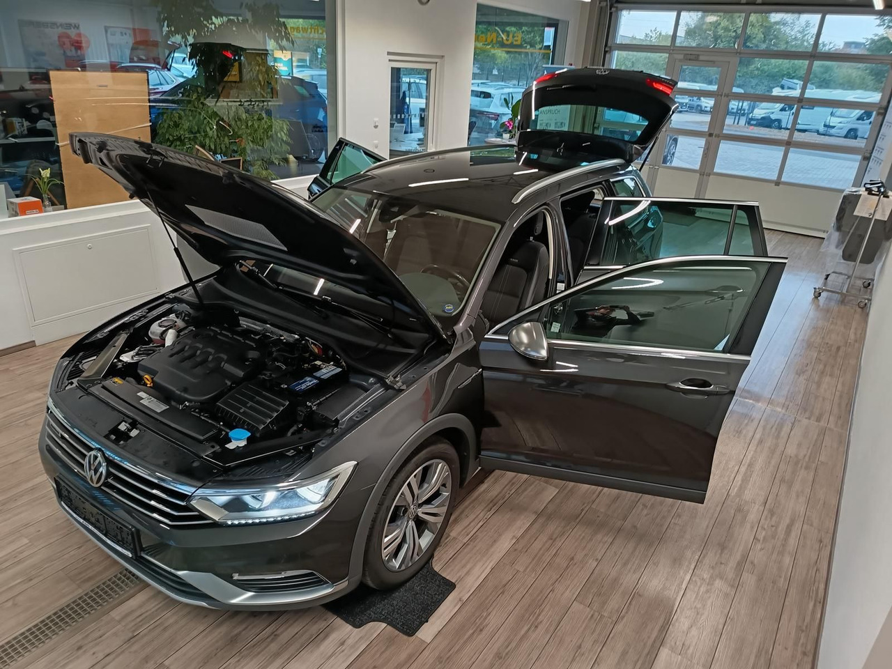 Volkswagen Passat Alltrack 2,0TDI DSG 4x4*360°*NAVI*ACC*LED - Універсал: фото 2 Volkswagen Passat Alltrack 2,0TDI DSG 4x4*360°*NAVI*ACC*LED - Універсал: фото 2