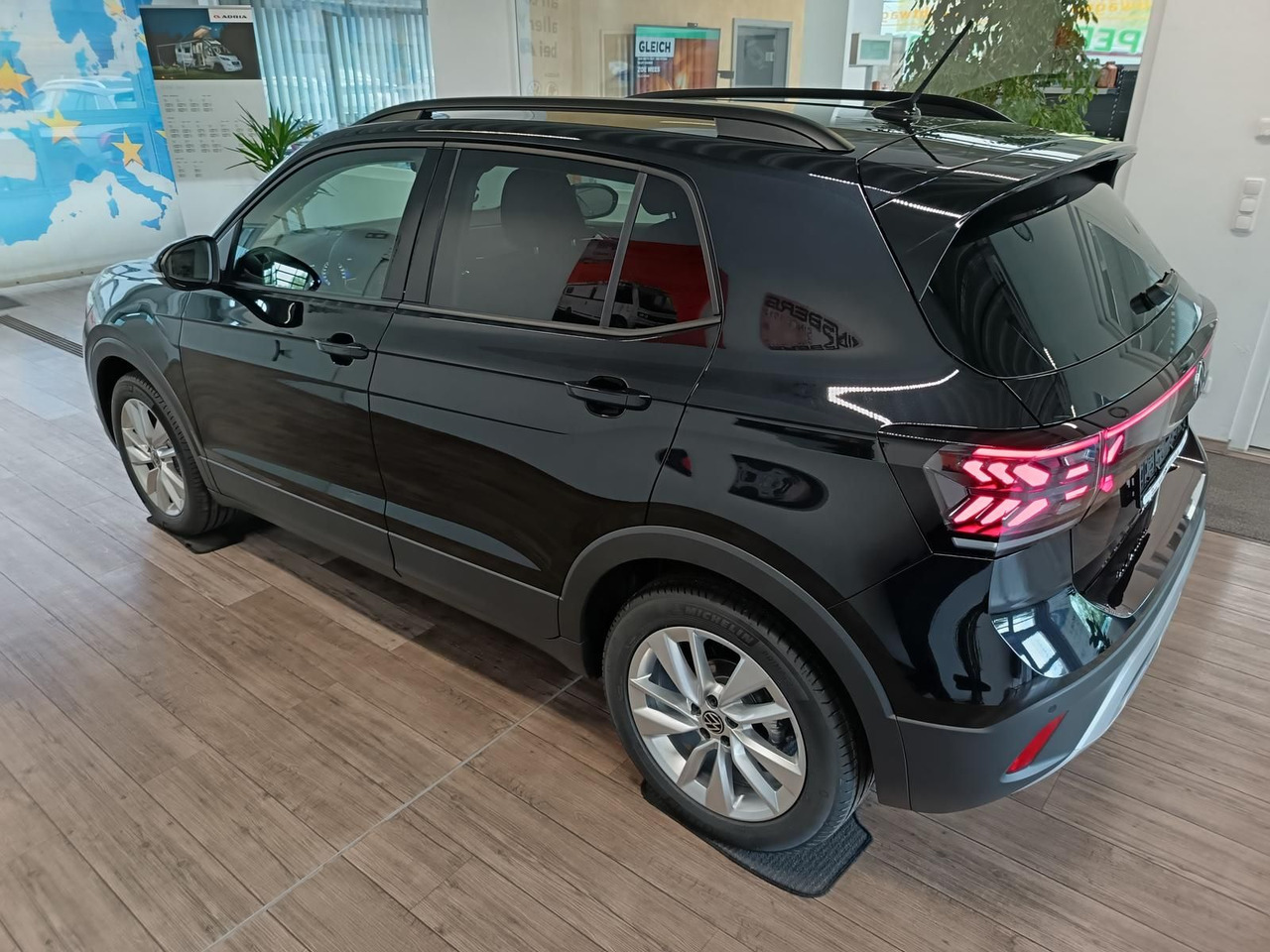 Volkswagen T-Cross Life 1.5 TSI DSG*AHK*MATRIX LED*ACC*SHZ* - Позашляховик: фото 4 Volkswagen T-Cross Life 1.5 TSI DSG*AHK*MATRIX LED*ACC*SHZ* - Позашляховик: фото 4