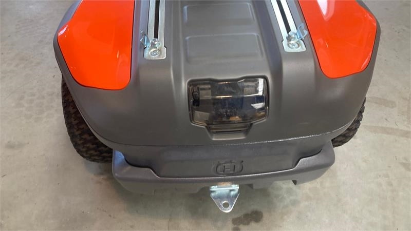 Husqvarna R200IX AWD Elektrisk - Газонокосарка: фото 5 Husqvarna R200IX AWD Elektrisk - Газонокосарка: фото 5