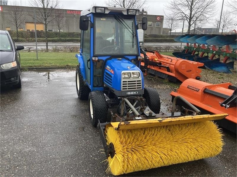 Iseki 321 med 130 cm kost og saltspreder - Комунальний трактор: фото 2 Iseki 321 med 130 cm kost og saltspreder - Комунальний трактор: фото 2