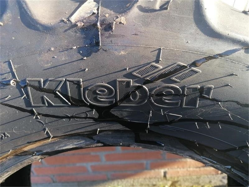 Kleber 300/70R20 - Шина в категорії Комунальна/ Спеціальна техніка: фото 5 Kleber 300/70R20 - Шина в категорії Комунальна/ Спеціальна техніка: фото 5