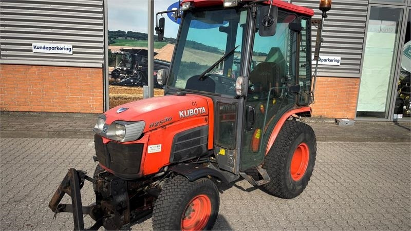Kubota B2530 HST B2530 - Комунальний трактор: фото 1 Kubota B2530 HST B2530 - Комунальний трактор: фото 1
