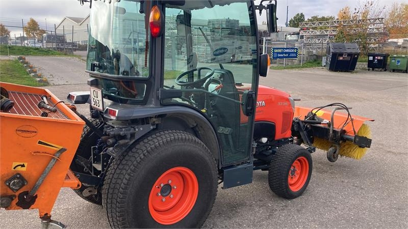 Kubota ST341 inkl. 150 cm kost og udlægger - Комунальний трактор: фото 5 Kubota ST341 inkl. 150 cm kost og udlægger - Комунальний трактор: фото 5