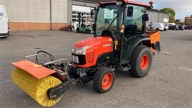 Kubota ST341 inkl. 150 cm kost og udlægger - Комунальний трактор: фото 1 Kubota ST341 inkl. 150 cm kost og udlægger - Комунальний трактор: фото 1