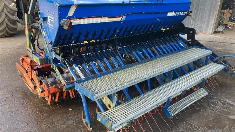 Kuhn HR 3001 M med Fiona Apollo - Посівний комплекс: фото 3 Kuhn HR 3001 M med Fiona Apollo - Посівний комплекс: фото 3