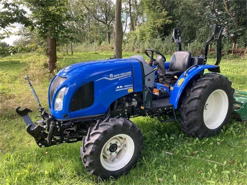 New Holland Boomer 55 HST med frontlift - Комунальний трактор: фото 1 New Holland Boomer 55 HST med frontlift - Комунальний трактор: фото 1
