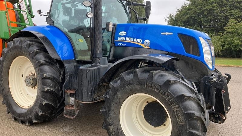 New Holland T7.220 Autocommand - Трактор: фото 2 New Holland T7.220 Autocommand - Трактор: фото 2