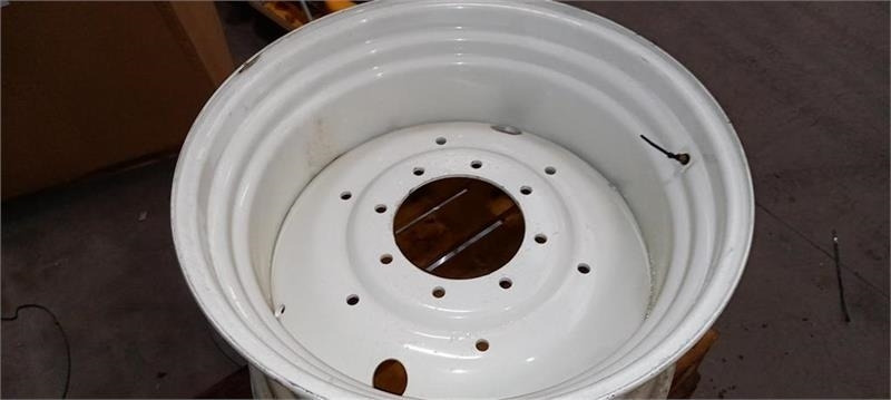 Titan Svejste fælge............ 15x30 - Колісний диск в категорії Сільськогосподарська техніка: фото 2 Titan Svejste fælge............ 15x30 - Колісний диск в категорії Сільськогосподарська техніка: фото 2