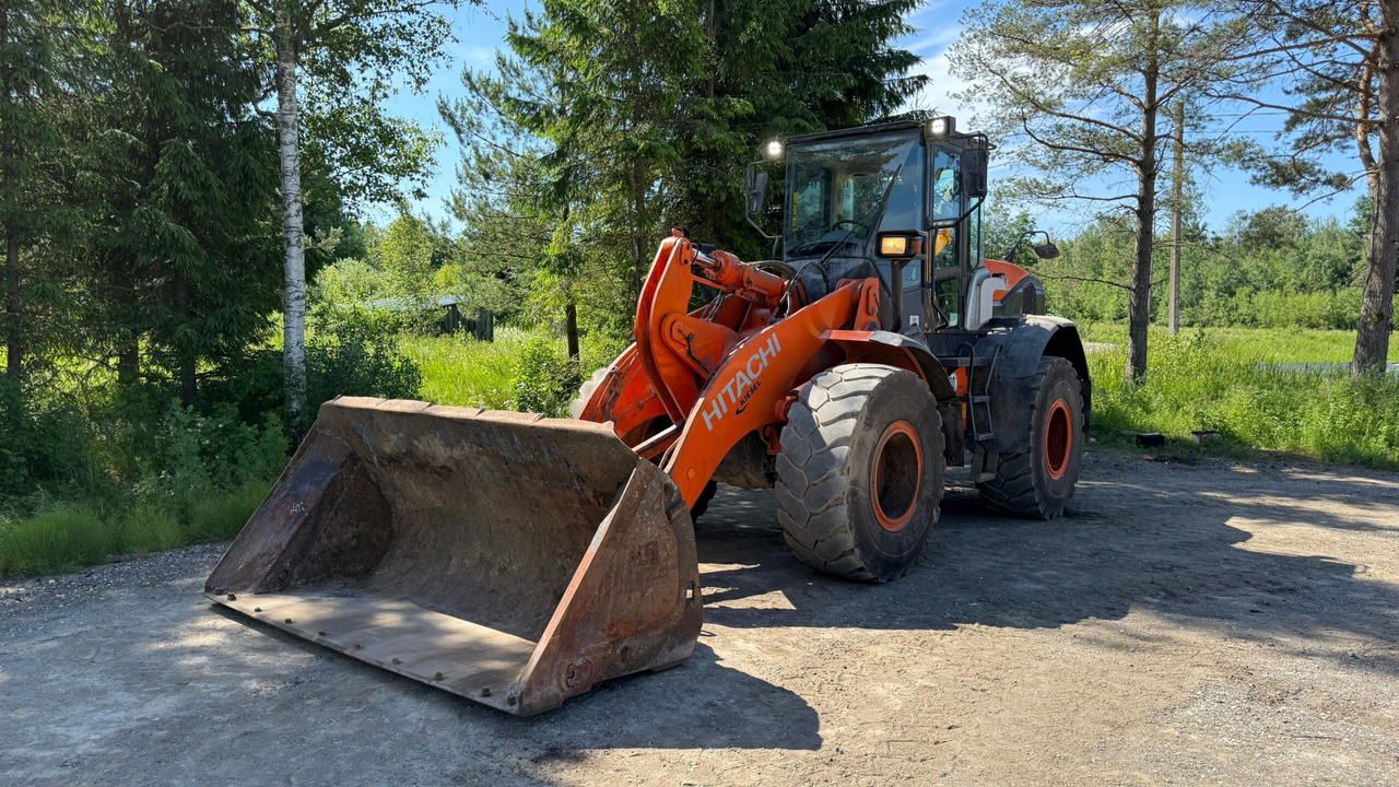 Hitachi ZW140 - Колісний навантажувач: фото 1 Hitachi ZW140 - Колісний навантажувач: фото 1