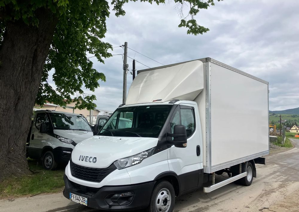 Iveco DAILY 35C16 kontener kurierka 3.0 silnik - Фургон з закритим кузовом: фото 1 Iveco DAILY 35C16 kontener kurierka 3.0 silnik - Фургон з закритим кузовом: фото 1