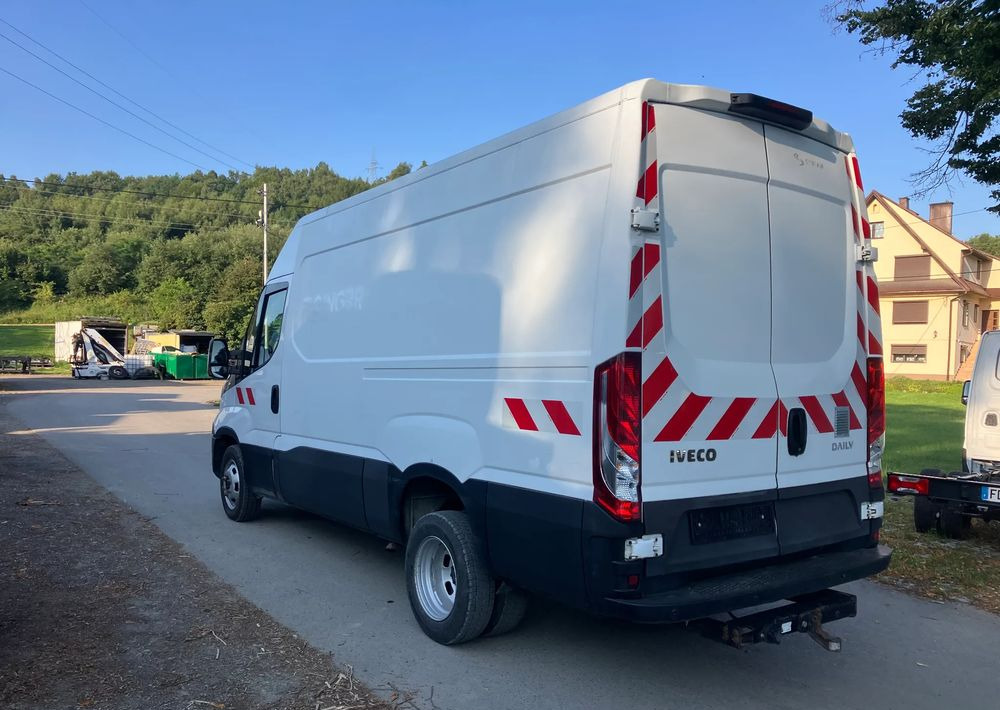 Iveco Daily 35c16 blaszak KLIMA SPROWADZONY serwisówka - Суцільнометалевий фургон: фото 4 Iveco Daily 35c16 blaszak KLIMA SPROWADZONY serwisówka - Суцільнометалевий фургон: фото 4