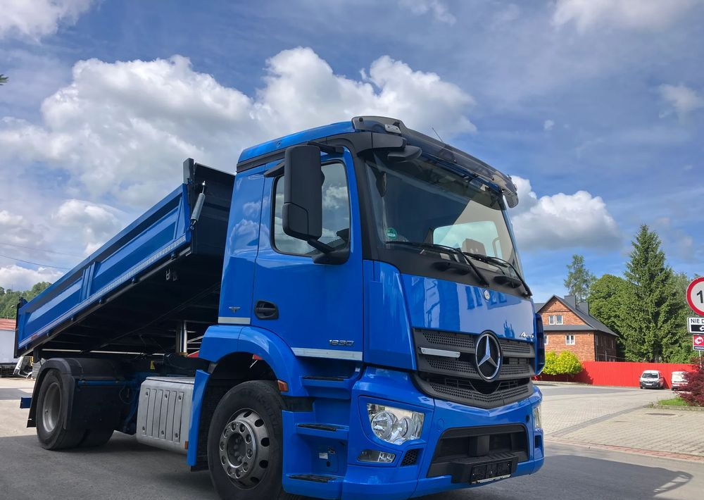 Mercedes-Benz ANTOS 1830 solidny kiper wywrotka blokada mostu - Самоскид вантажівка: фото 2 Mercedes-Benz ANTOS 1830 solidny kiper wywrotka blokada mostu - Самоскид вантажівка: фото 2