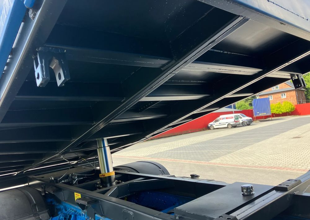 Mercedes-Benz ANTOS 1830 solidny kiper wywrotka blokada mostu - Самоскид вантажівка: фото 4 Mercedes-Benz ANTOS 1830 solidny kiper wywrotka blokada mostu - Самоскид вантажівка: фото 4