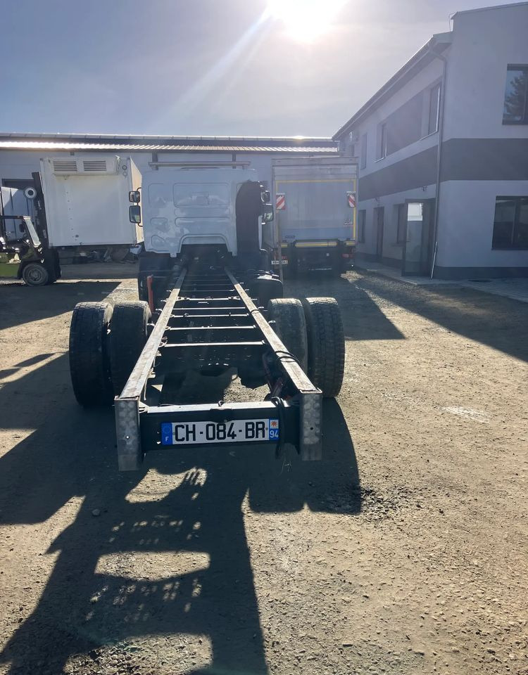 Renault RENAULT Premium 280 ramo do zabudowy - Вантажівка шасі: фото 4 Renault RENAULT Premium 280 ramo do zabudowy - Вантажівка шасі: фото 4