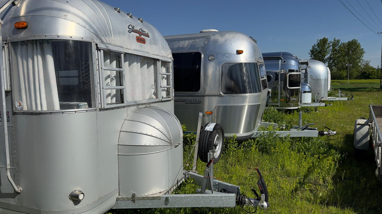 1992 Airstream Classic 1992 Airstream Classic – Fully Rebuilt Vintage Travel Trailer - Торговий причіп: фото 3 1992 Airstream Classic 1992 Airstream Classic – Fully Rebuilt Vintage Travel Trailer - Торговий причіп: фото 3