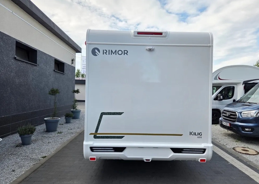 RIMOR Rimor KILIG 695 NEW Retrofitted 5-Passenger Winterized Camera Navigation - Кастенваген: фото 4 RIMOR Rimor KILIG 695 NEW Retrofitted 5-Passenger Winterized Camera Navigation - Кастенваген: фото 4