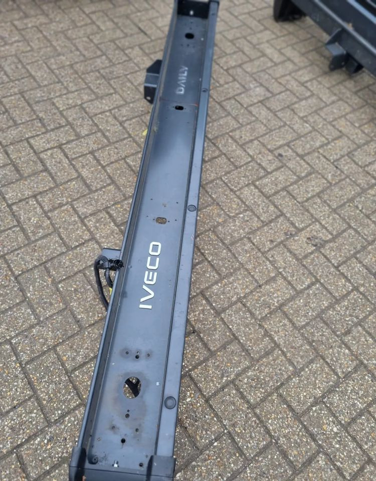 IVECO DAILY BELKA ZDERZAK TYŁ PARKTRONIC NOWY - Кузов і екстер'єр: фото 2 IVECO DAILY BELKA ZDERZAK TYŁ PARKTRONIC NOWY - Кузов і екстер'єр: фото 2