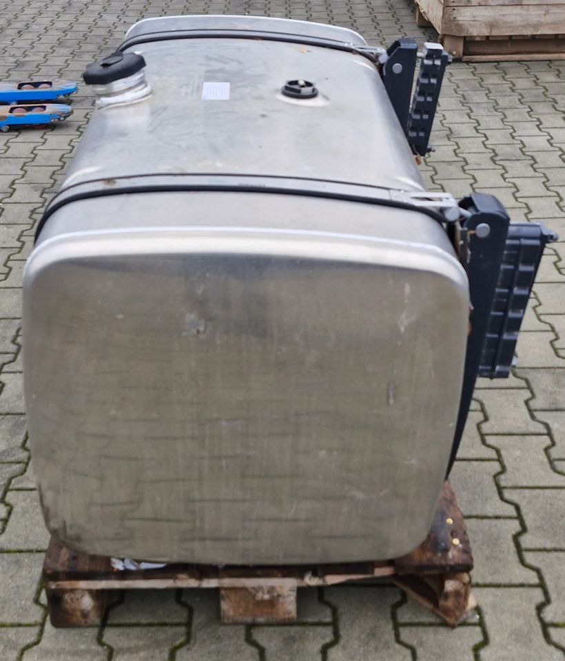 IVECO S WAY HI WAY STRALIS ZBIORNIK PALIWA NOWY - Паливна система: фото 3 IVECO S WAY HI WAY STRALIS ZBIORNIK PALIWA NOWY - Паливна система: фото 3