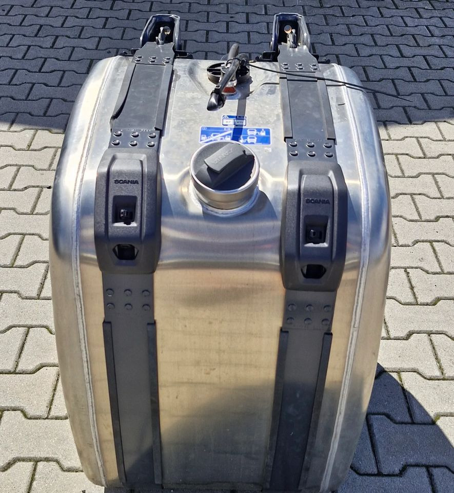 SCANIA R S ZBIORNIK PALIWA 220L NOWY - Паливна система: фото 1 SCANIA R S ZBIORNIK PALIWA 220L NOWY - Паливна система: фото 1