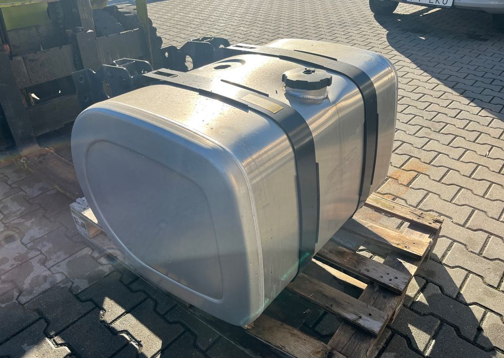 Zbiornik paliwa Volvo FH FM Renault 255 L low deck megi bak - Паливна система в категорії Вантажівки: фото 5 Zbiornik paliwa Volvo FH FM Renault 255 L low deck megi bak - Паливна система в категорії Вантажівки: фото 5