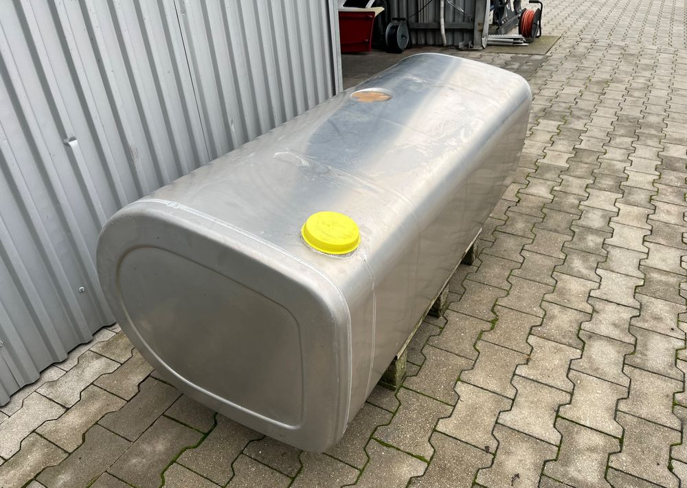 Zbiornik paliwa Volvo FH FM Renault 475 litrów bak low deck - Паливна система в категорії Вантажівки: фото 3 Zbiornik paliwa Volvo FH FM Renault 475 litrów bak low deck - Паливна система в категорії Вантажівки: фото 3