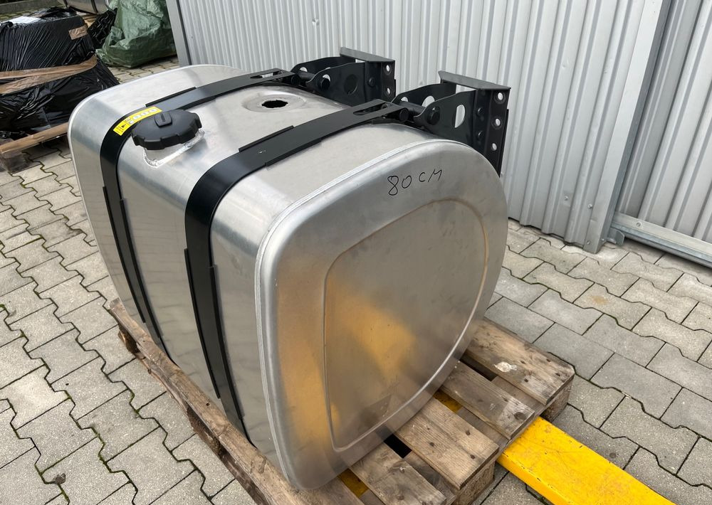 Zbiornik paliwa Volvo FH Renault 330 litrów bak jak nowy - Паливна система в категорії Вантажівки: фото 2 Zbiornik paliwa Volvo FH Renault 330 litrów bak jak nowy - Паливна система в категорії Вантажівки: фото 2