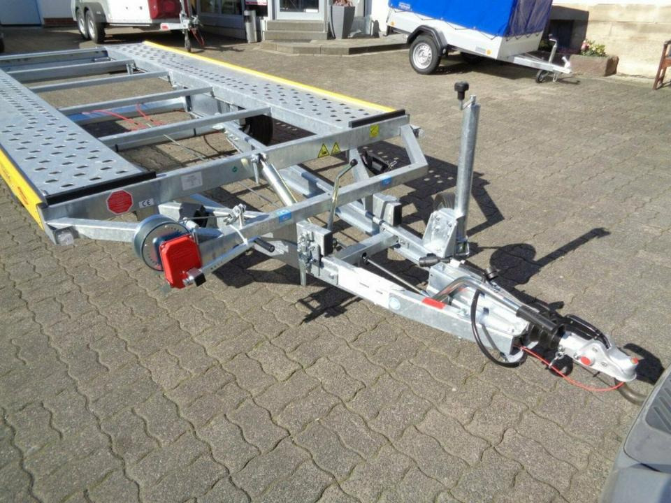 Böckmann PKW-Anhänger, Autotransporter, 3,0to. kippbar, 100 km/h - Автовоз причіп: фото 4 Böckmann PKW-Anhänger, Autotransporter, 3,0to. kippbar, 100 km/h - Автовоз причіп: фото 4