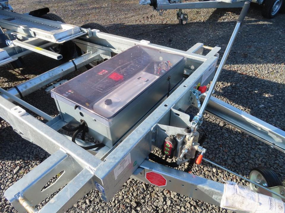 Böckmann PKW-Anhänger Elektro-Dreiseitenkipper 3,5 to Stahlbord. - Самоскид причіп: фото 5 Böckmann PKW-Anhänger Elektro-Dreiseitenkipper 3,5 to Stahlbord. - Самоскид причіп: фото 5