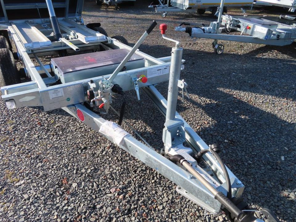 Böckmann PKW-Anhänger Elektro-Dreiseitenkipper 3,5 to Stahlbord. - Самоскид причіп: фото 4 Böckmann PKW-Anhänger Elektro-Dreiseitenkipper 3,5 to Stahlbord. - Самоскид причіп: фото 4