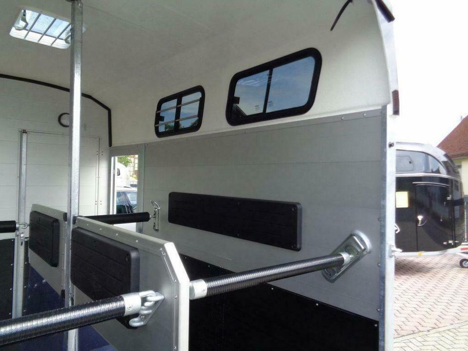 Böckmann Pferdeanhänger Big Portax WCF Videokamera - Причіп коневоз: фото 5 Böckmann Pferdeanhänger Big Portax WCF Videokamera - Причіп коневоз: фото 5