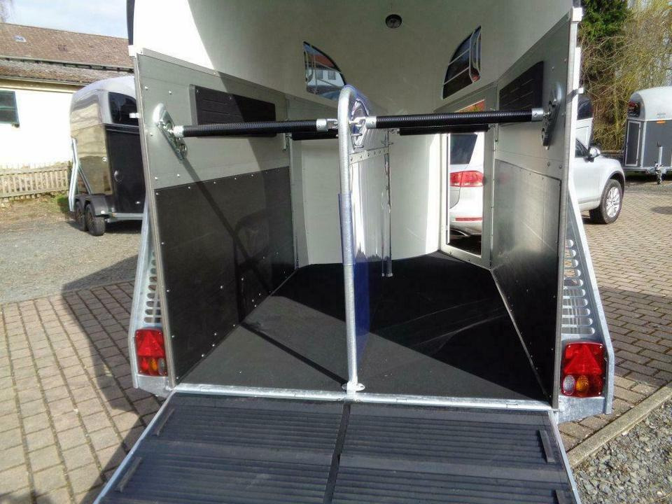 Böckmann Pferdeanhänger, Champion R, ALUBODEN, SaKa, 100 km/h - Причіп коневоз: фото 4 Böckmann Pferdeanhänger, Champion R, ALUBODEN, SaKa, 100 km/h - Причіп коневоз: фото 4