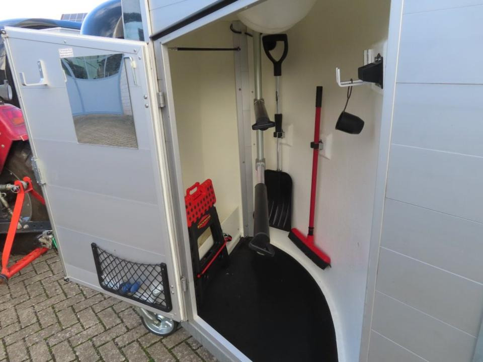 Böckmann Pferdeanhänger Champion R, Alub., 100 km/h - Причіп коневоз: фото 4 Böckmann Pferdeanhänger Champion R, Alub., 100 km/h - Причіп коневоз: фото 4