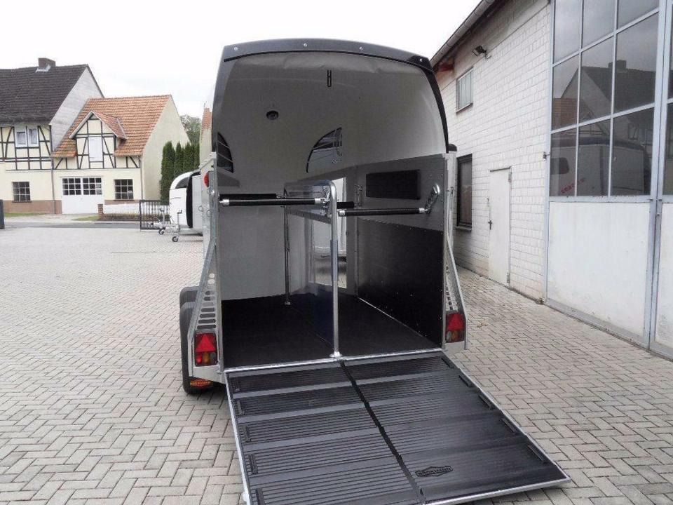 Причіп коневоз Böckmann Pferdeanhänger Champion R, Alub., 100 km/h: фото 6 Причіп коневоз Böckmann Pferdeanhänger Champion R, Alub., 100 km/h: фото 6