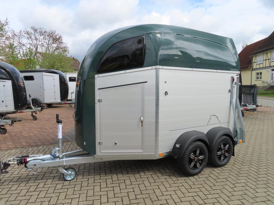 Böckmann Pferdeanhänger Champion R Flügeltür Saka. 100km/h - Причіп коневоз: фото 2 Böckmann Pferdeanhänger Champion R Flügeltür Saka. 100km/h - Причіп коневоз: фото 2