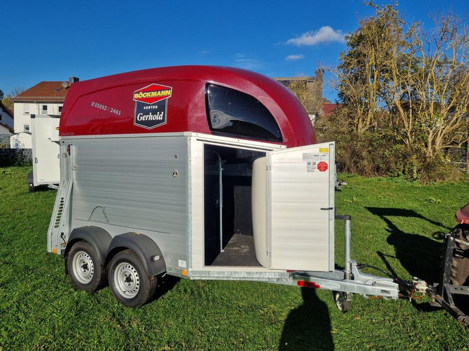 Böckmann Pferdeanhänger Champion R, SaKa., 100 km/h - Причіп коневоз: фото 2 Böckmann Pferdeanhänger Champion R, SaKa., 100 km/h - Причіп коневоз: фото 2