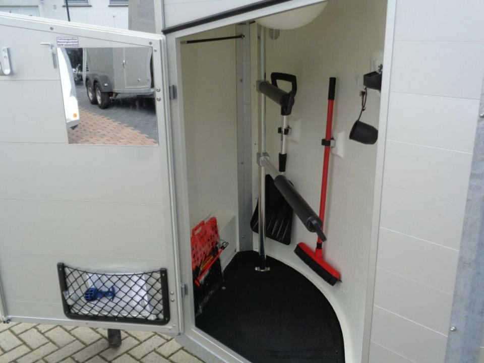 Böckmann Pferdeanhänger Champion R Sattelkammer Aluboden - Причіп коневоз: фото 3 Böckmann Pferdeanhänger Champion R Sattelkammer Aluboden - Причіп коневоз: фото 3