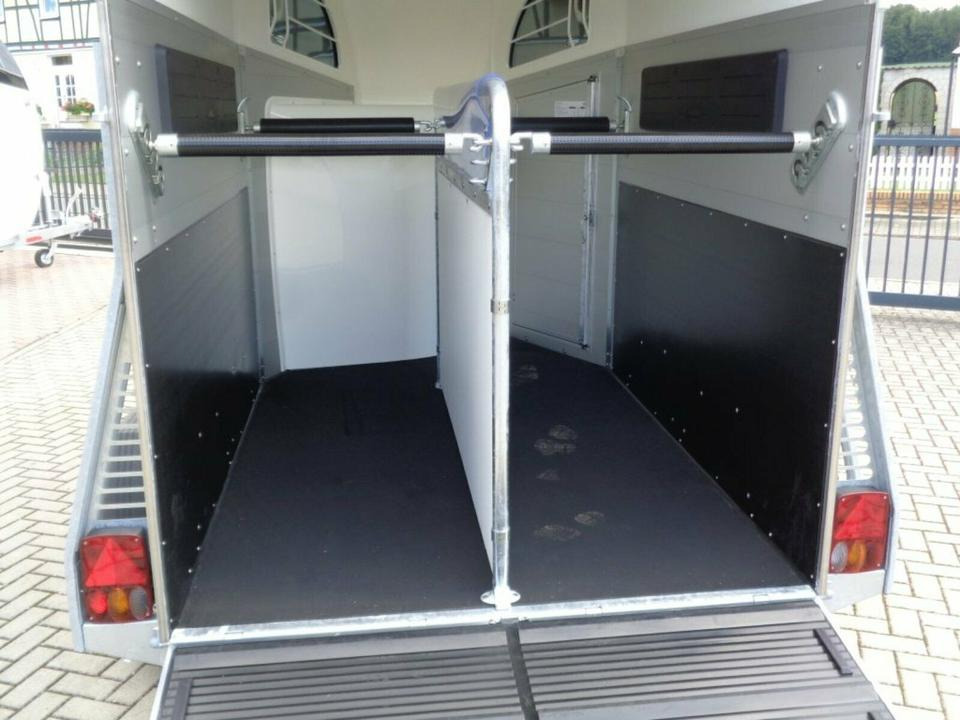 Böckmann Pferdeanhänger Champion R Sattelkammer Aluboden - Причіп коневоз: фото 5 Böckmann Pferdeanhänger Champion R Sattelkammer Aluboden - Причіп коневоз: фото 5