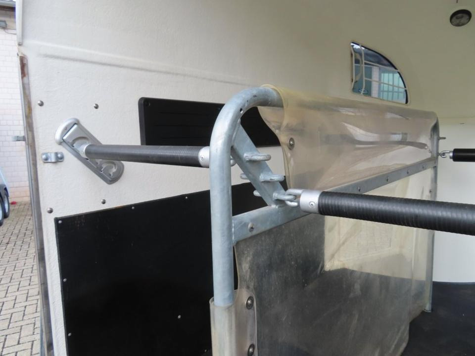 Böckmann Pferdeanhänger, Comfort, Alub. Sattelk. 100 km/h, top - Причіп коневоз: фото 4 Böckmann Pferdeanhänger, Comfort, Alub. Sattelk. 100 km/h, top - Причіп коневоз: фото 4