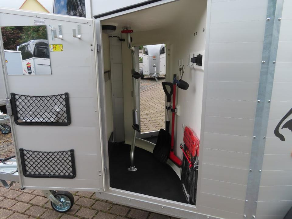 Böckmann, Pferdeanhänger, der neue Big Champion WCF 2022 - Причіп коневоз: фото 3 Böckmann, Pferdeanhänger, der neue Big Champion WCF 2022 - Причіп коневоз: фото 3