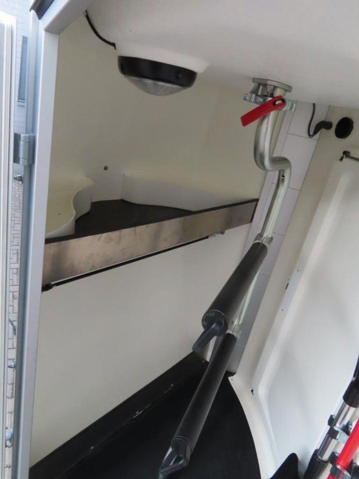 Böckmann, Pferdeanhänger, der neue Big Champion WCF 2024 - Причіп коневоз: фото 4 Böckmann, Pferdeanhänger, der neue Big Champion WCF 2024 - Причіп коневоз: фото 4